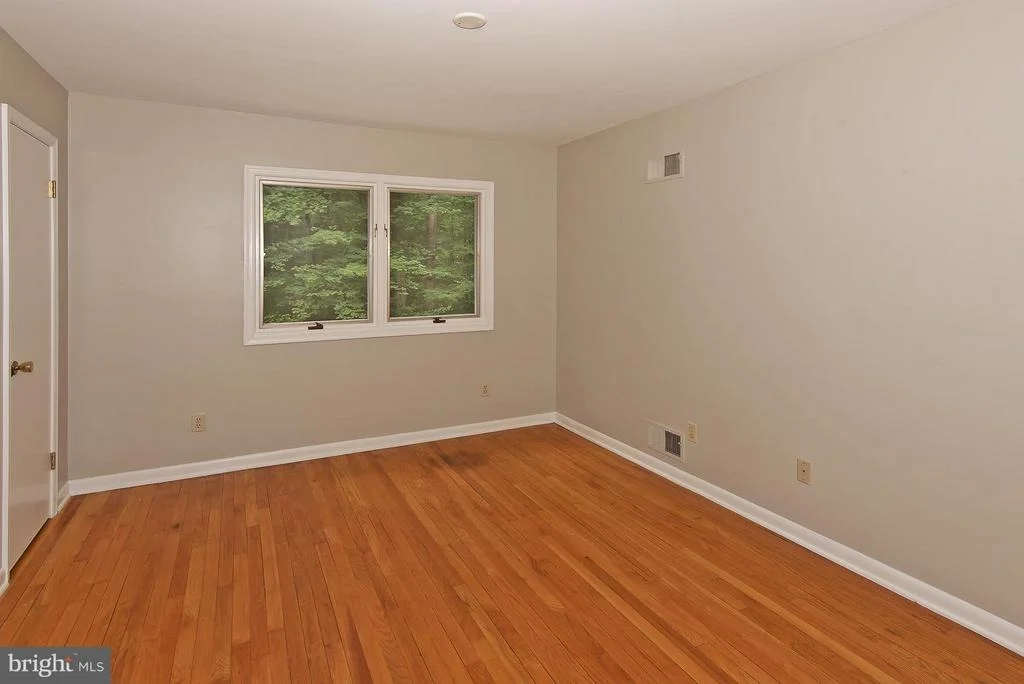 Photo of 7101 WOLF DEN ROAD