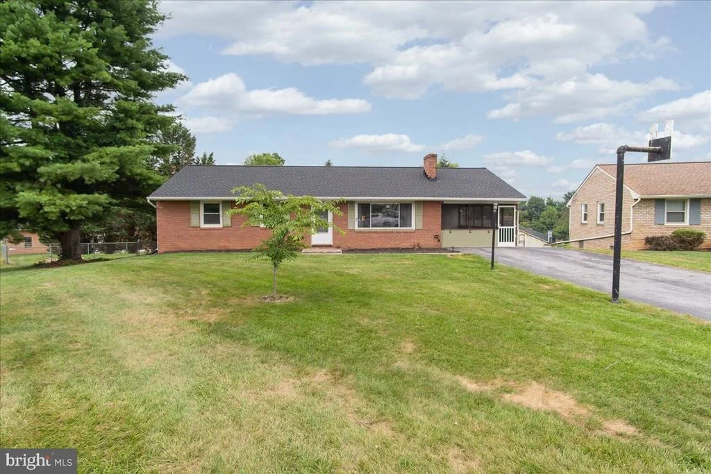 Photo of 10602 OAKTREE CIRCLE
