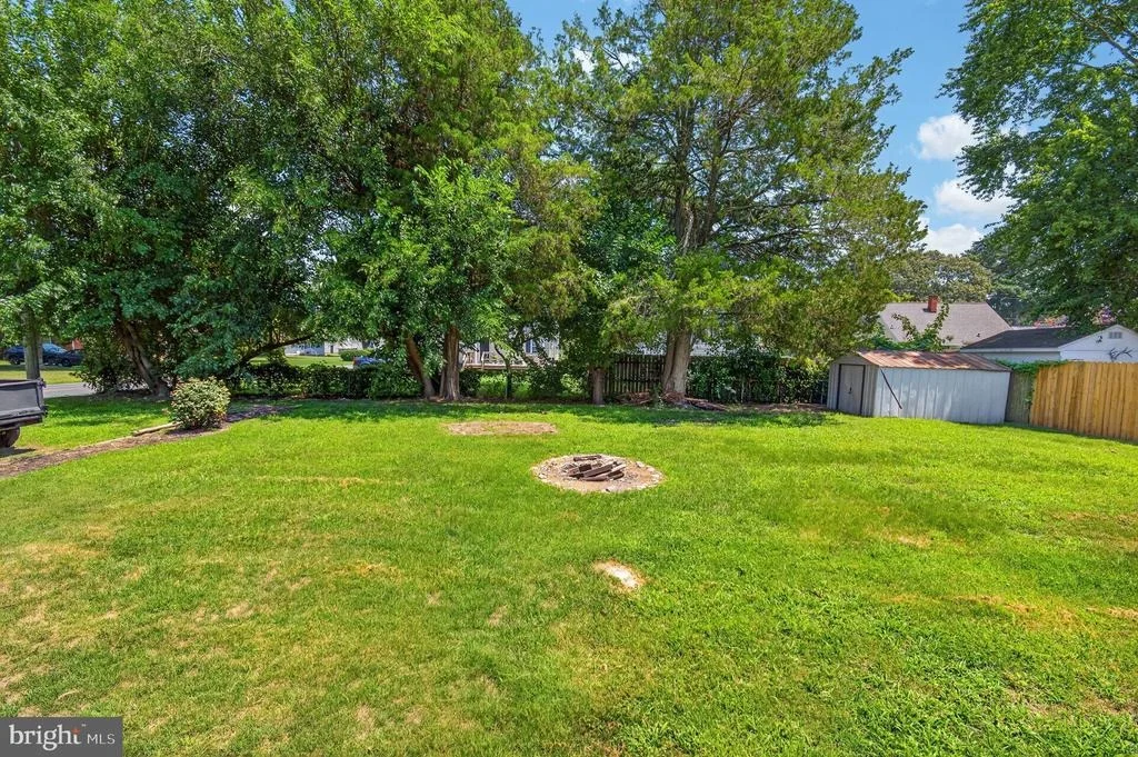 Photo of 1501 LAUREL DRIVE