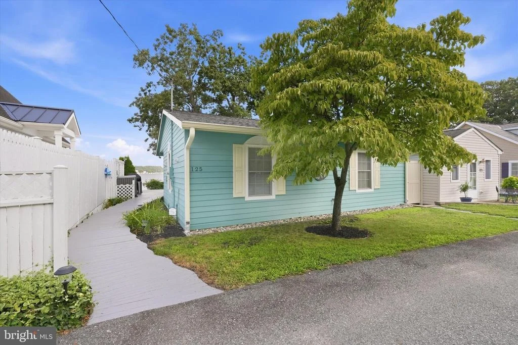 Photo of 125 ELKSIDE ROAD