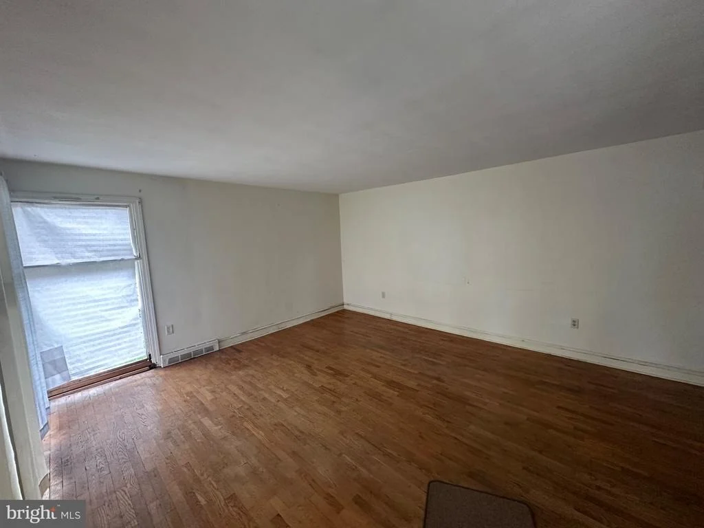 Photo of 214 MOLDEN DRIVE