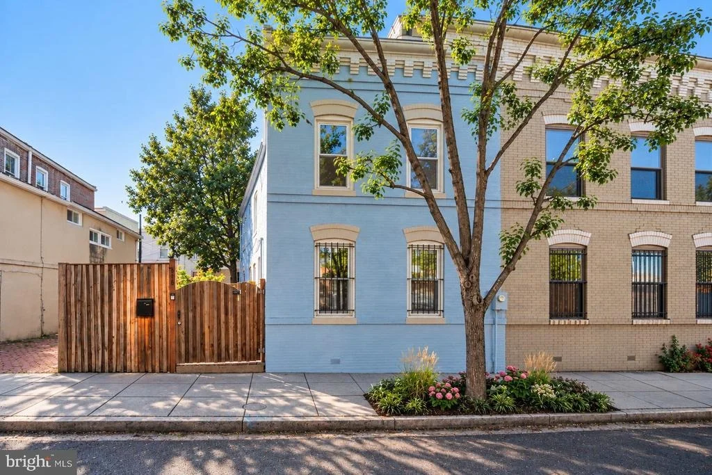 Photo of 616 PICKFORD PLACE NE