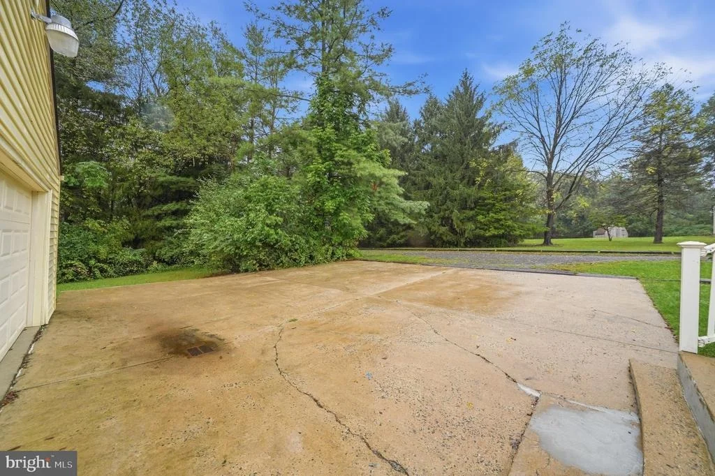 Photo of 1052 RIDGE ROAD