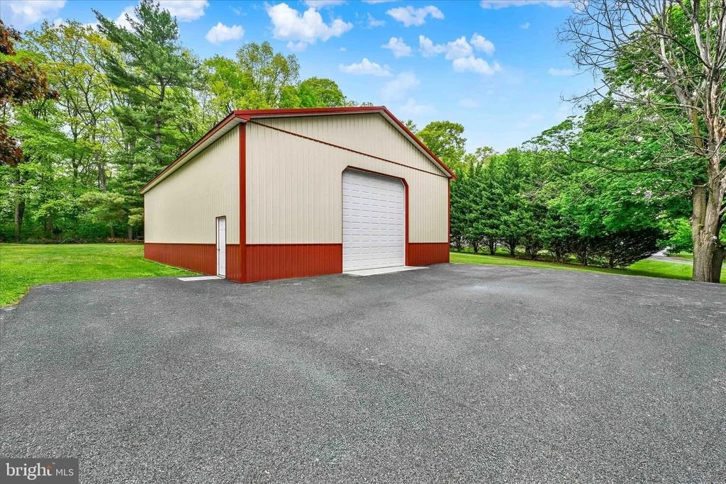Photo of 1609 FAIRMOUNT ROAD
