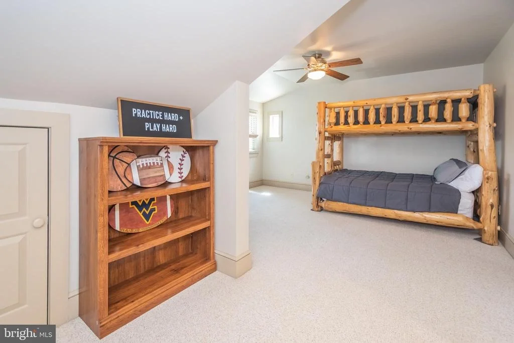 Photo of 726 SUNSET RIDGE DRIVE