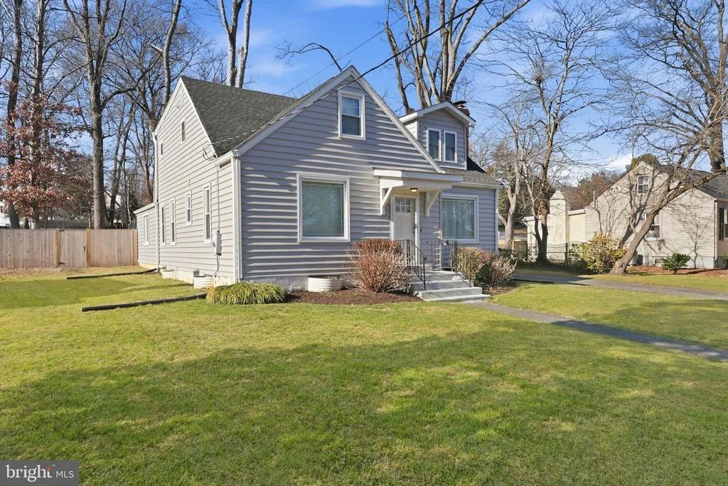 Photo of 6710 OAK DRIVE