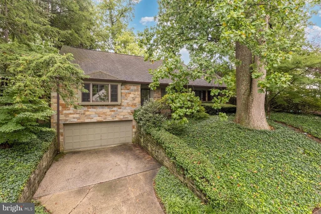 Photo of 5810 OVERLEA ROAD