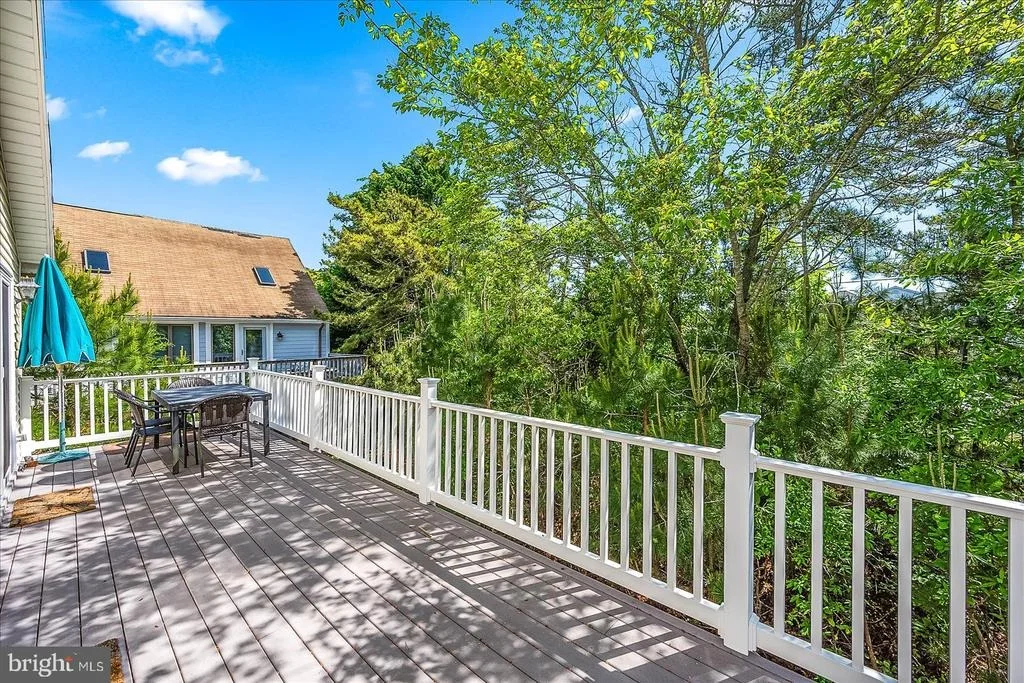Photo of 333 SANDPIPER DRIVE