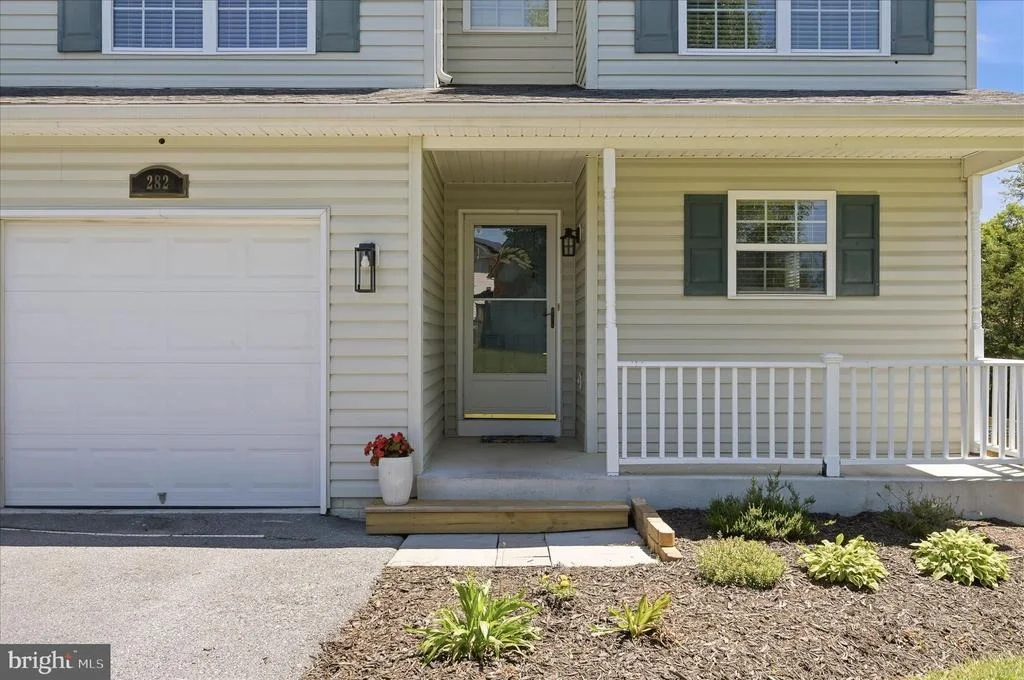 Photo of 282 FORD CIRCLE