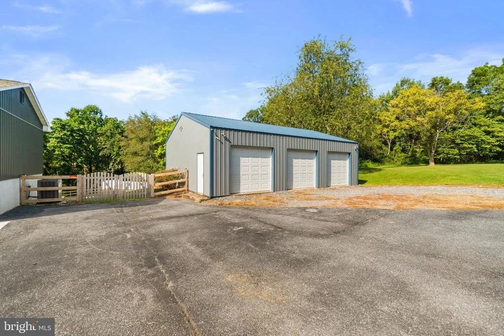 Photo of 839 CHANTER DRIVE