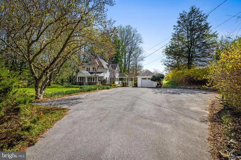 Photo of 8230 DOGWOOD ROAD