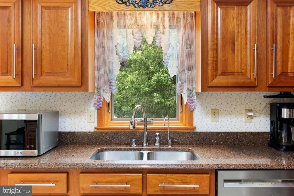 Photo of 2380 MOREAU DRIVE