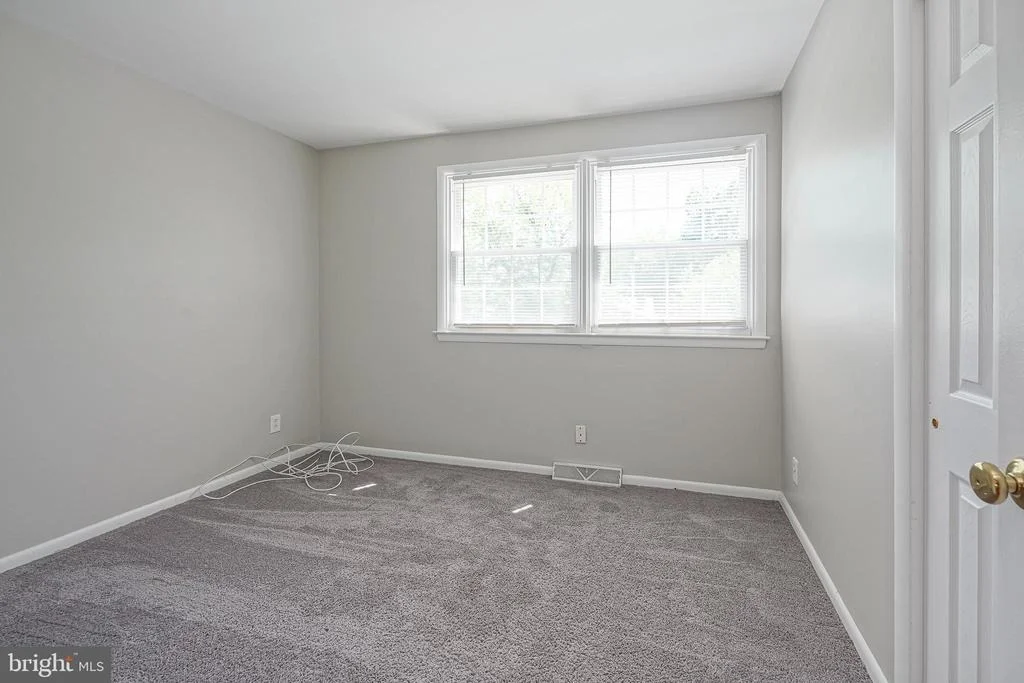 Photo of 1016 EAGLE LANE