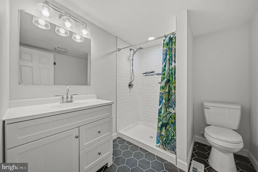 Photo of 1402 NORCROSS LANE
