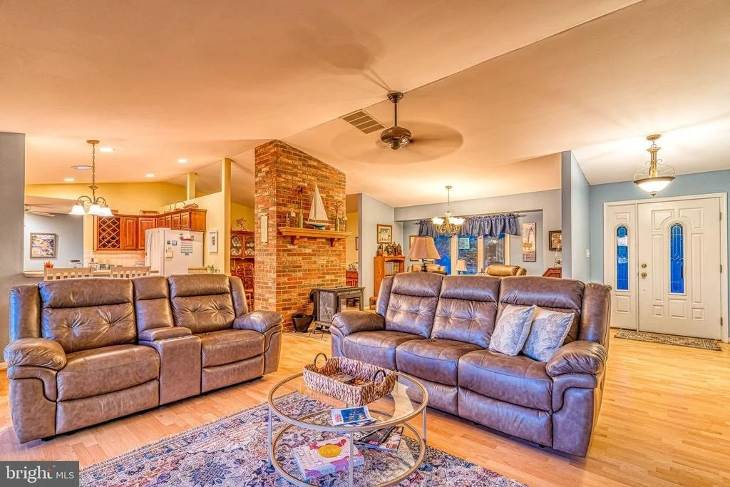 Photo of 16185 BRADBURN LANE