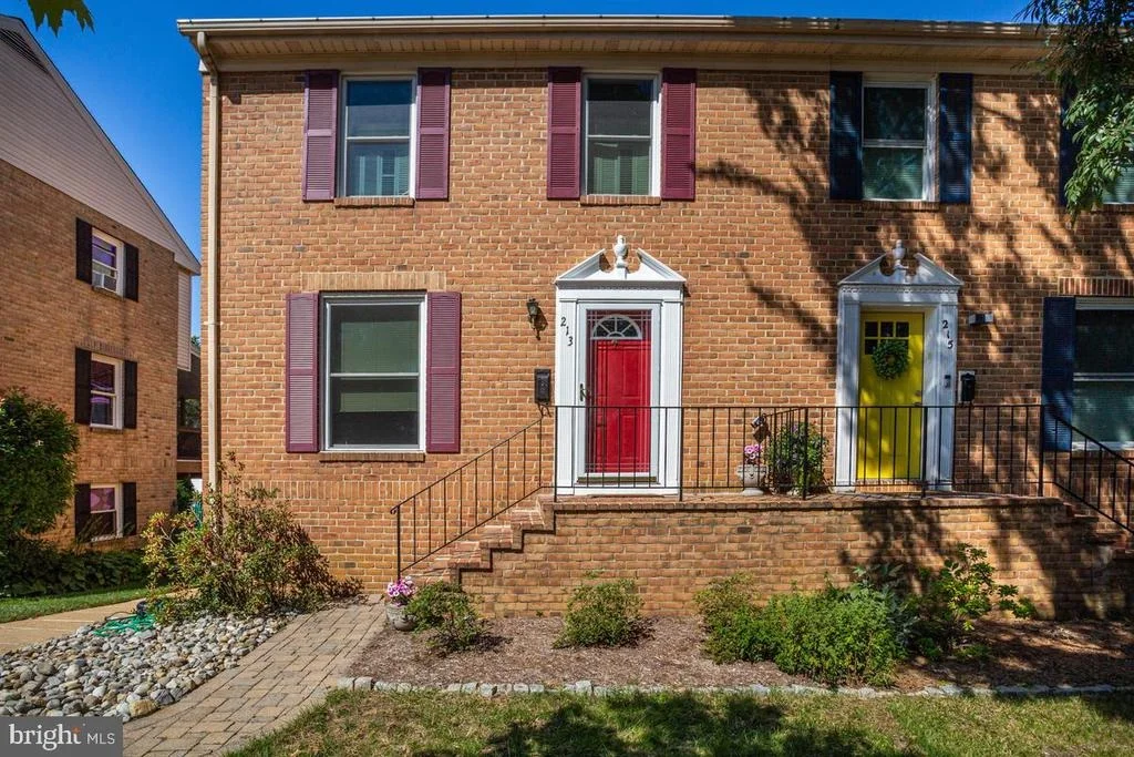 Photo of 213 GEORGETOWN