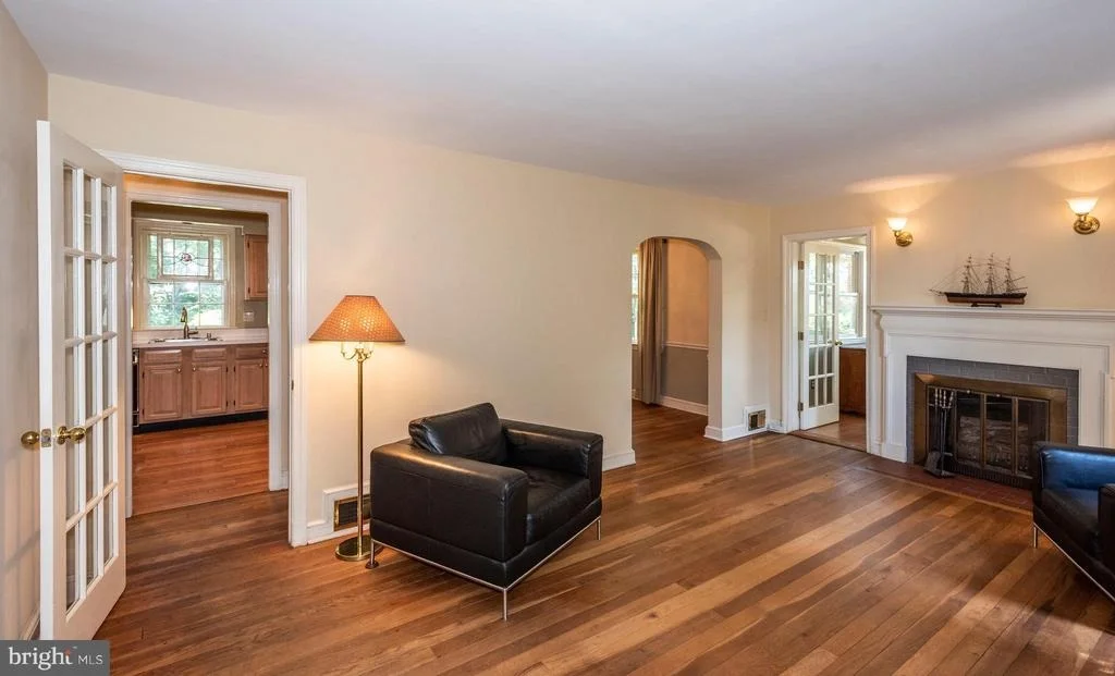 Photo of 1517 FOREST GLEN ROAD
