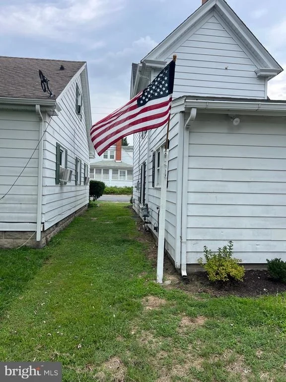Photo of 425 HENRY STREET