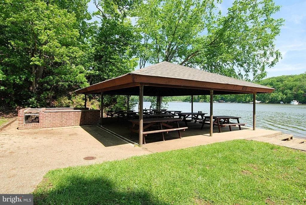 Photo of 698 DISCOVERY ROAD