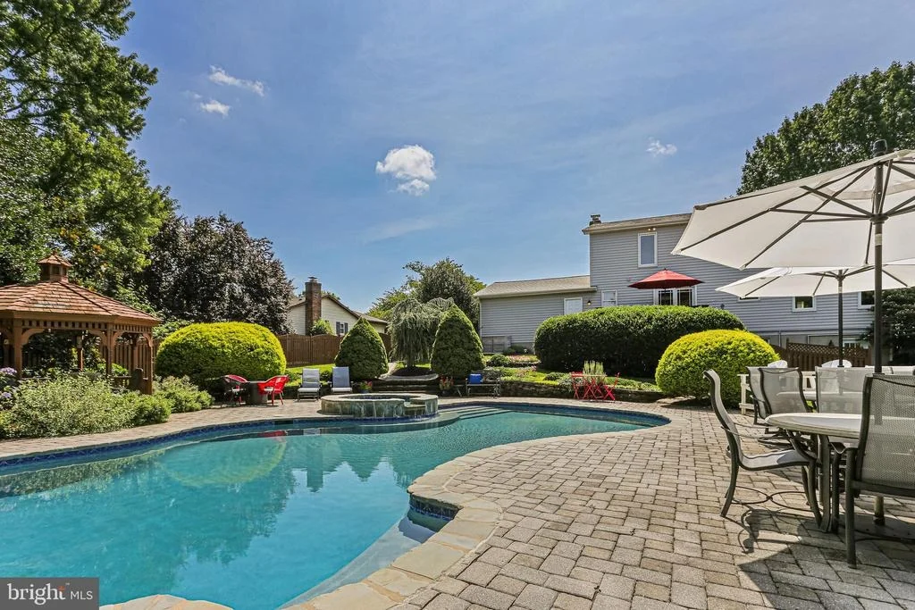Photo of 8668 FELSVIEW DRIVE