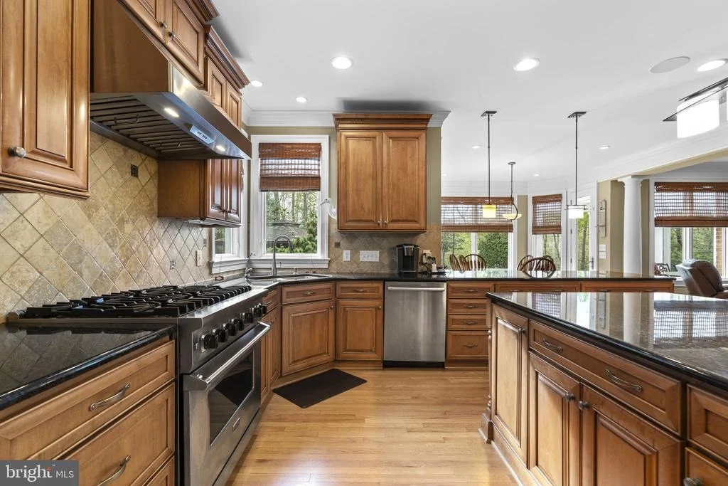 Photo of 370 EAGLE HILL ROAD