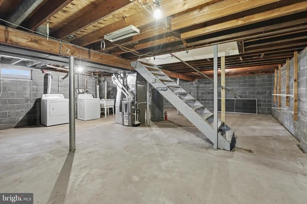 Photo of 16 RUNNING BROOK ROAD