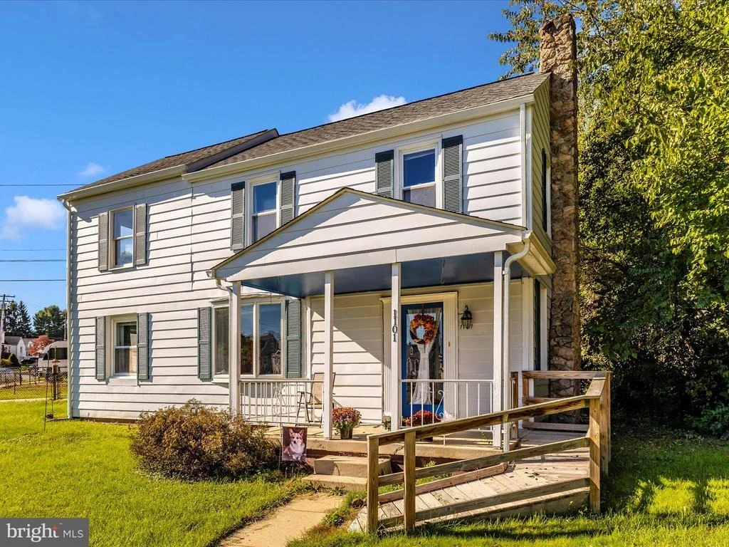 Photo of 1101 FAIRVIEW ROAD