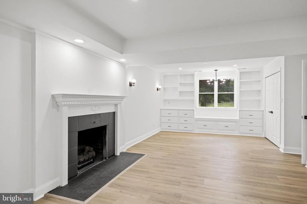 Photo of 719 KETTLE RUN ROAD