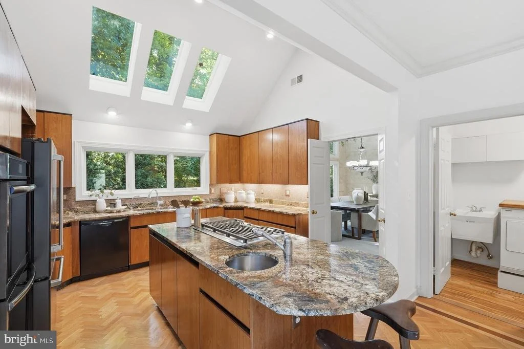 Photo of 6505 RIVER ROAD