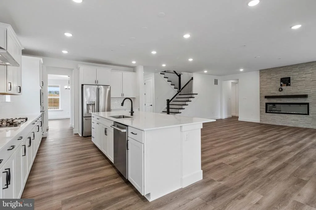 Photo of 2000 ARAM DRIVE