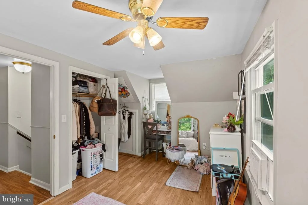 Photo of 1304 NAUGAHYDE ROAD