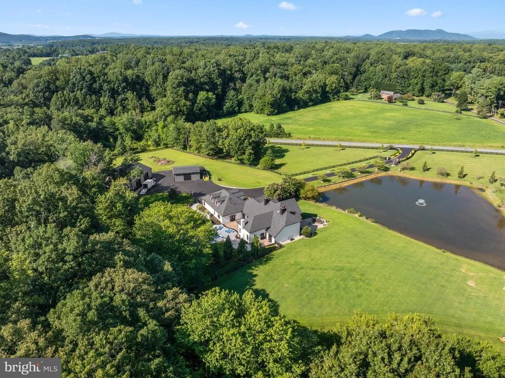 Photo of 19427 ROLLING HILLS DRIVE