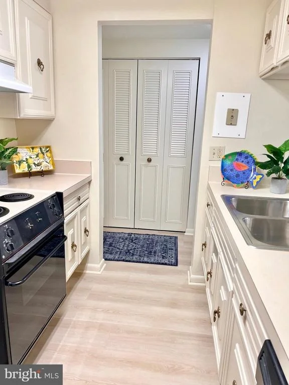 Photo of Unit 81C at 3630 GLENEAGLES DRIVE