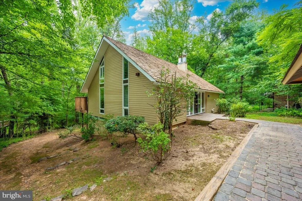 Photo of 9441 HOLBROOK