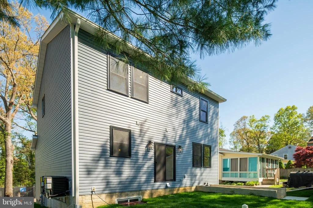 Photo of 584 PARK ROAD