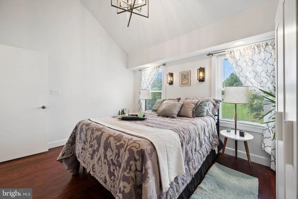 Photo of 3355 FALLS ROAD