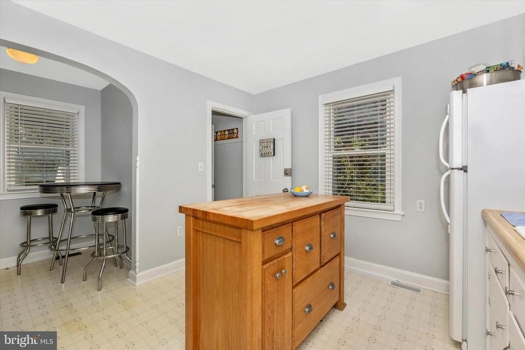 Photo of 25216 OAK DRIVE