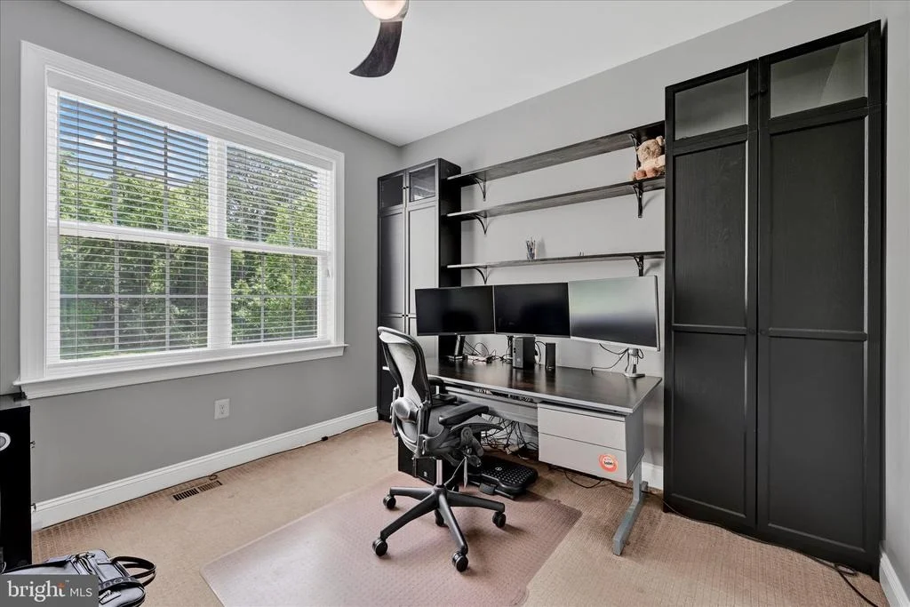 Photo of 7510 LEAFY TREE LANE