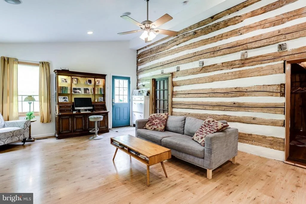 Photo of 828 WARREN ROAD