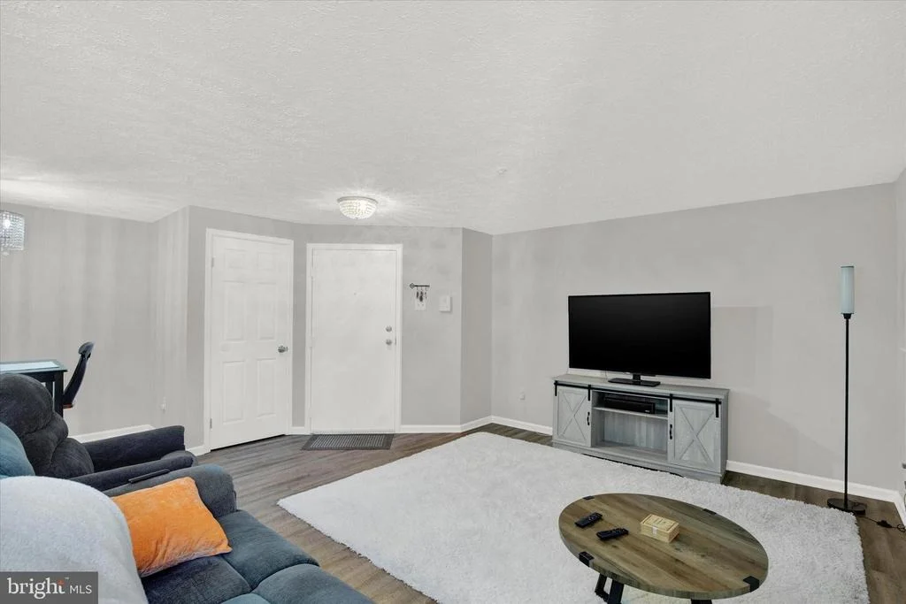 Photo of Unit 200L at 200 OAK LEAF CIRCLE