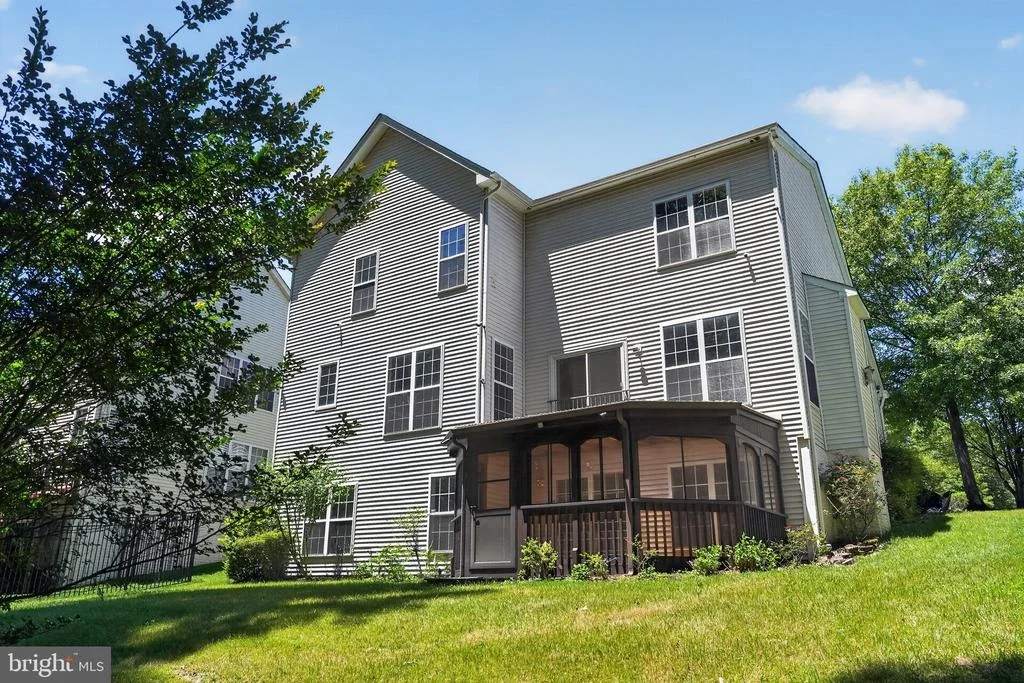Photo of 9200 FOX PARK ROAD