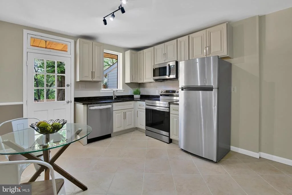 Photo of 230 E 5TH STREET