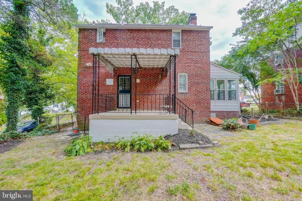 Photo of 2303 BRETON DRIVE