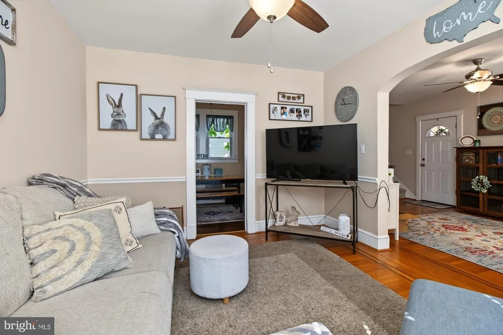 Photo of 2811 PINEWOOD AVENUE