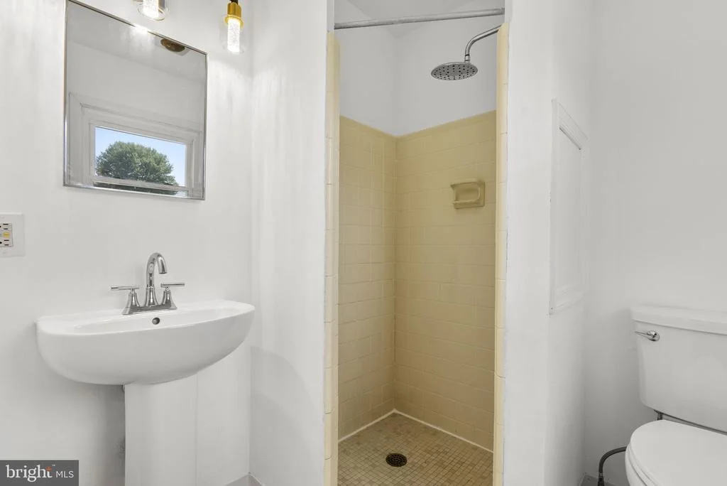 Photo of 18008 MUNCASTER ROAD