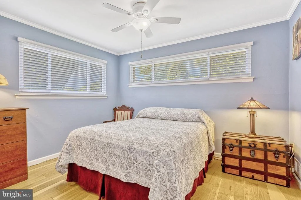 Photo of 10318 FOREST AVENUE