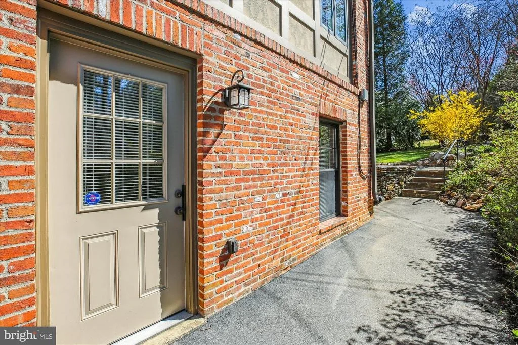 Photo of 4116 BEVERLY ROAD