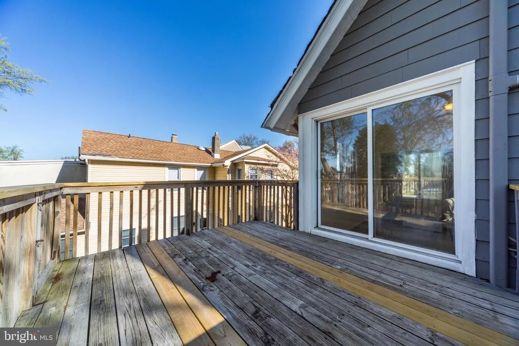 Photo of 724 HUNTER STREET