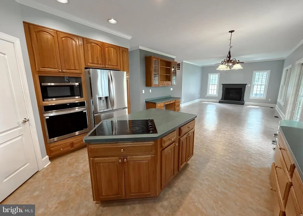 Photo of 40777 CENTER 40 CIRCLE