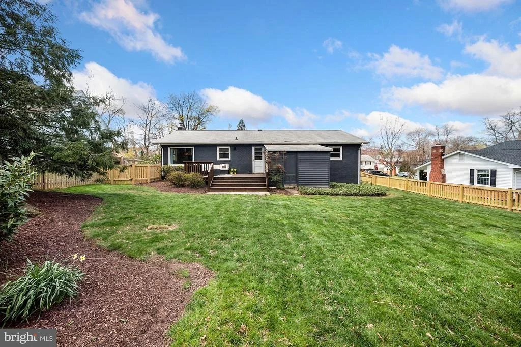 Photo of 11403 NAIRN ROAD